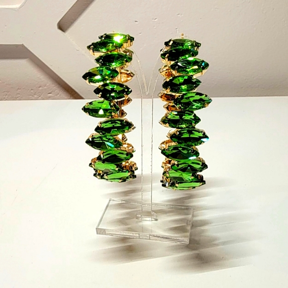 NWT AUDREY L Bold Green Crystal Hoops - Picture 2 of 5